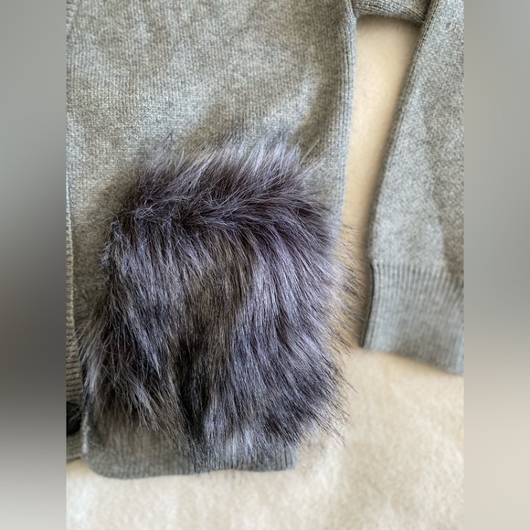 Cliche sweater cardigan with faux fur pockets | size large - Picture 3 of 4